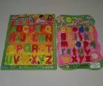 Set de litere mici şi majuscule din plastic cu magnet. 